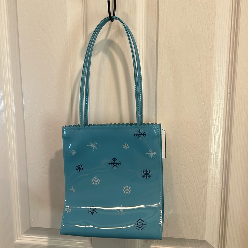 NWT Liz Claiborne blue bag with snowflakes